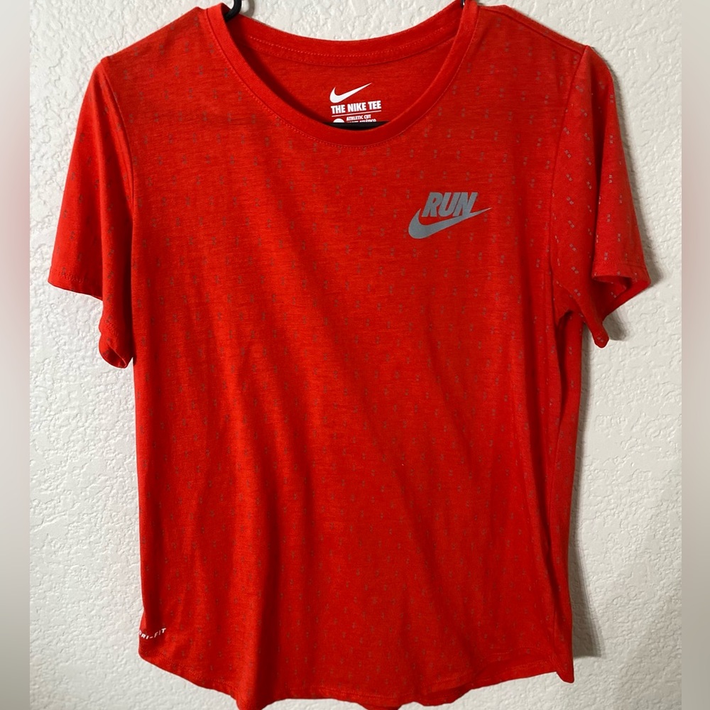 Women’s Nike RUN shirt size L